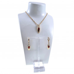 Driedelige Set Dames - Rose Gold Plated - Ketting met Hanger en Lange Oorbellen met Rode Zirkonia